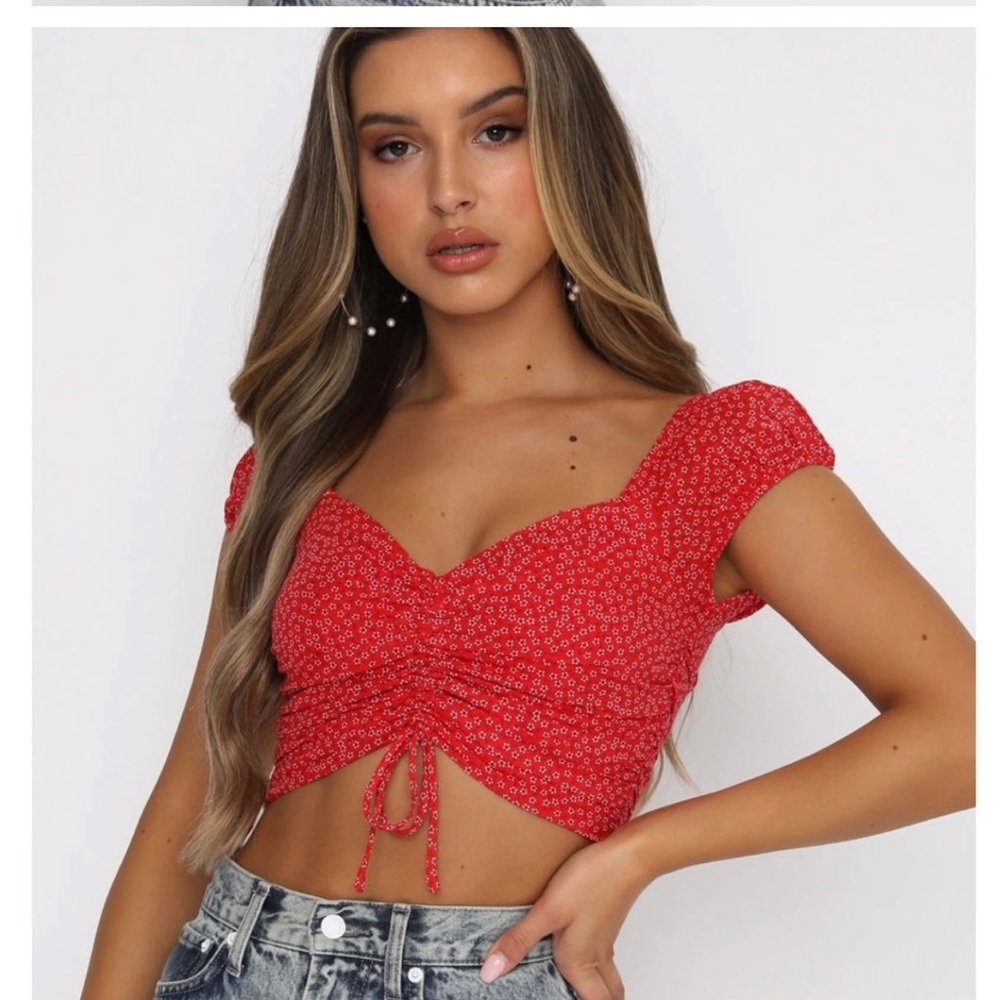 White Fox Boutique Size S Crop Top